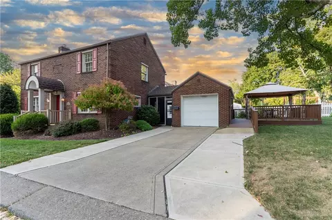 871 Country Club Dr, Pittsburgh, PA 15228
