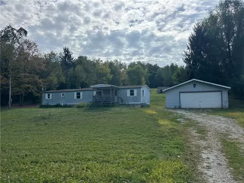 156 Spring St, Yukon, PA 15698