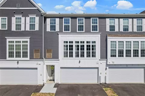 303 Parade St, Cranberry Township, PA 16066