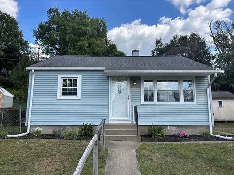 1518 Saxonburg Rd, Natrona Heights, PA 15065