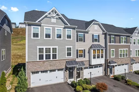 4009 Crown Dr, South Park, PA 15129