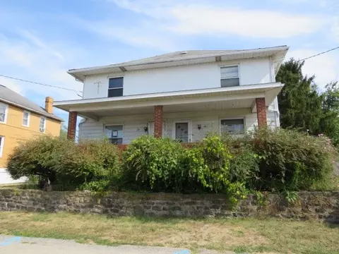 26 Fairgarden St, Republic, PA 15475