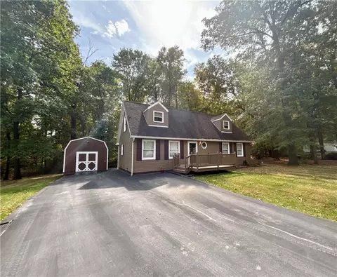 121 Galazia Ln, Edinburg, PA 16116
