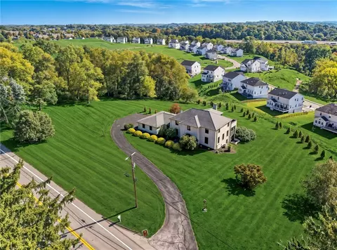 2460 Nicholson Rd, Sewickley, PA 15143