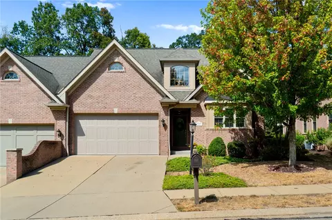 1737 Waterleaf Dr, Sewickley, PA 15143