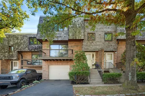 2701 Bingham Dr, Pittsburgh, PA 15241