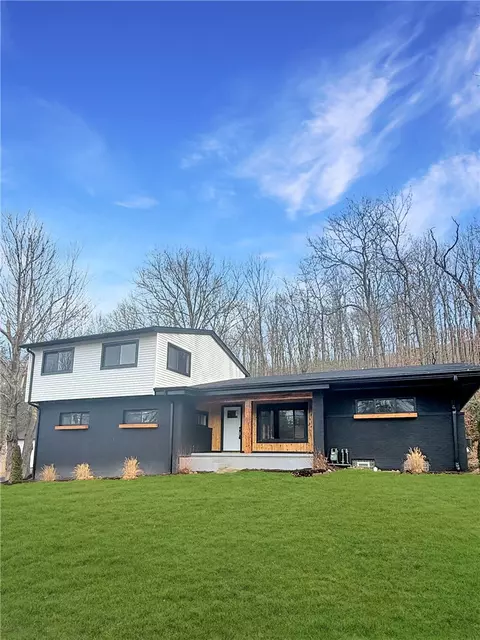114 Locust St, Hopwood, PA 15445