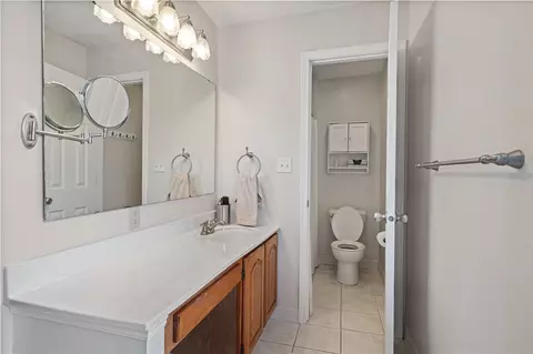 Bath - 533 Jackson Dr, Apollo, PA 15613 photo 2 of 5