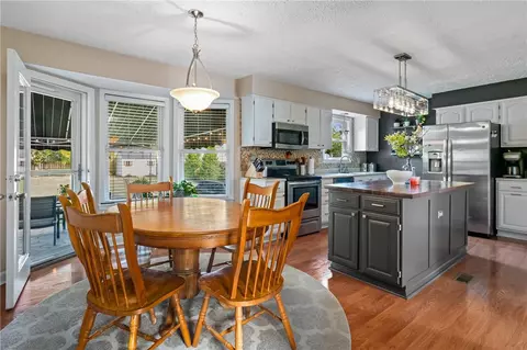 Kitchen - 533 Jackson Dr, Apollo, PA 15613 photo 4 of 4
