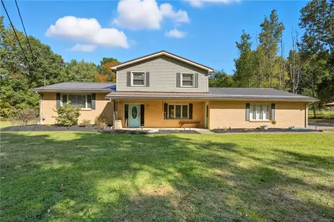 3260 Cardinal Dr, Sharpsville, PA 16150
