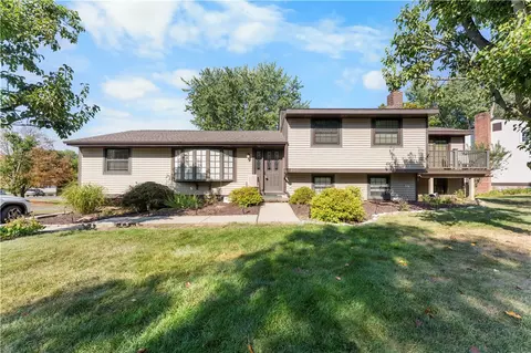 201 Horseshoe Cir, Bridgeville, PA 15017