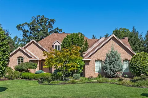 2019 High Pointe Cir, Murrysville, PA 15668
