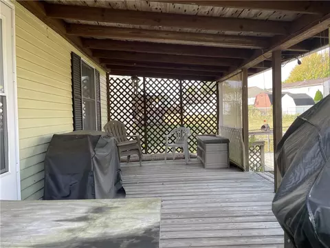 Exterior - 692 Cedardale Dr, Irwin, PA 15642 photo 2 of 3
