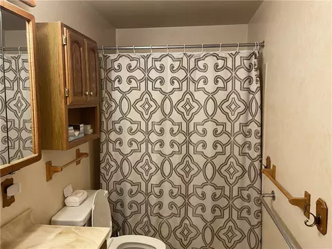 Bath - 692 Cedardale Dr, Irwin, PA 15642 photo 1 of 1