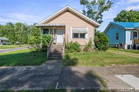 3 S 14th St, Sharpsville, PA 16150