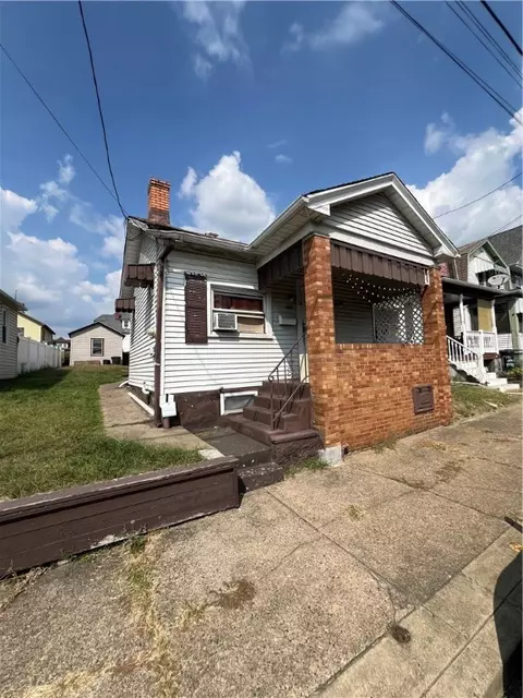 442 E Washington St, Rochester, PA 15074