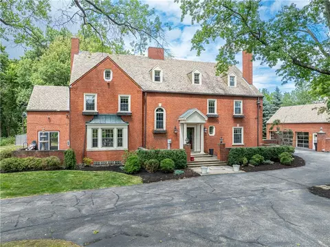 705 E Beau St, Washington, PA 15301