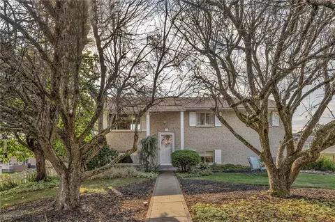49 Nancy, Jeannette, PA 15644