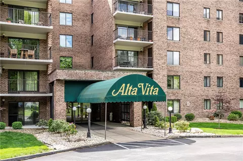 3 Alta Vita Dr #403, Greensburg, PA 15601