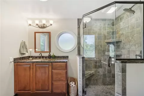 Bath - 4983 Simmons Cir, Export, PA 15632 photo 3 of 4