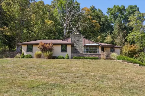 4983 Simmons Cir, Export, PA 15632