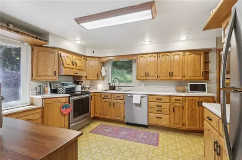 Kitchen - 4983 Simmons Cir, Export, PA 15632 photo 1 of 4