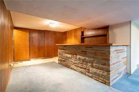 Living - 497 Ross Rd, Eighty Four, PA 15330 photo 5 of 7