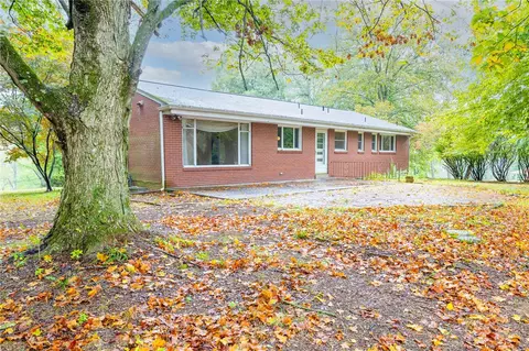 Exterior - 497 Ross Rd, Eighty Four, PA 15330 photo 2 of 7