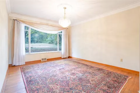 Living - 497 Ross Rd, Eighty Four, PA 15330 photo 4 of 7