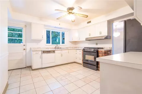 Kitchen - 497 Ross Rd, Eighty Four, PA 15330 photo 1 of 2