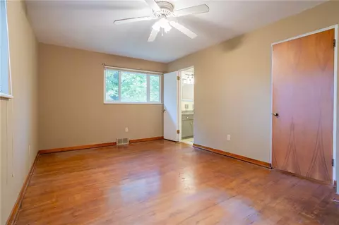 Bedroom - 497 Ross Rd, Eighty Four, PA 15330 photo 2 of 5
