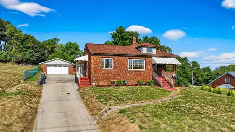 1320 Country Club Rd, Monongahela, PA 15063