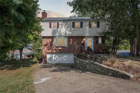 928 Parkview Dr, Pittsburgh, PA 15243