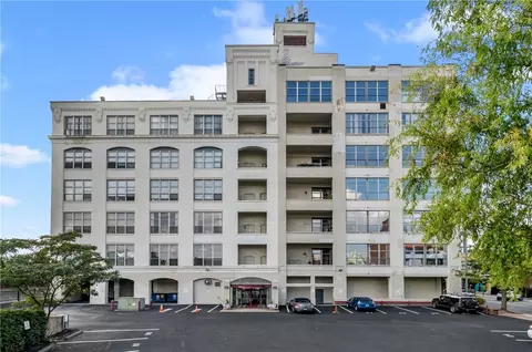5850 Centre Ave #213, Pittsburgh, PA 15206
