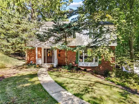 21 Oakglen Dr, Oakmont, PA 15139