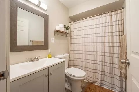 Bath - 6428 Hilty Rd, Export, PA 15632 photo 2 of 3