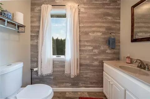 Bath - 6428 Hilty Rd, Export, PA 15632 photo 1 of 3