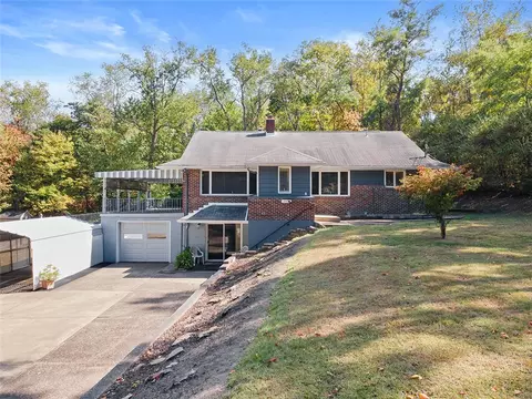 749 School St, Crescent, PA 15046