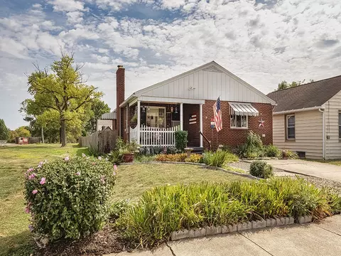 2224 Adams St, Natrona Heights, PA 15065