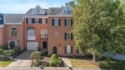 216 Merion Dr, Pittsburgh, PA 15228