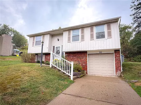 101 Glengarry Dr, Coraopolis, PA 15108