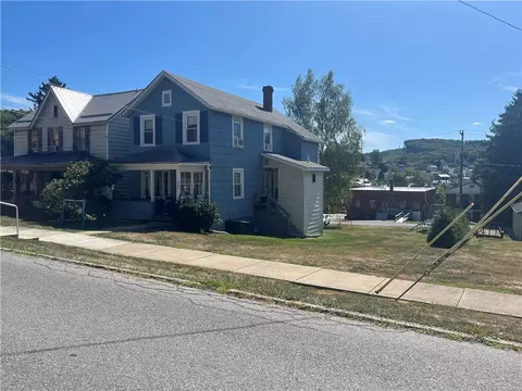 902 Chestnut Ave, Northern Cambria, PA 15714