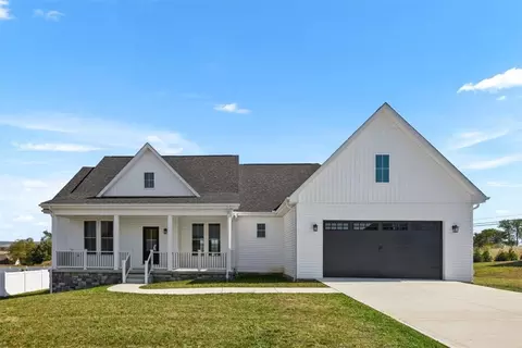 491 Shannon Dr, Mount Pleasant, PA 15666