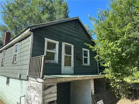 2108 Crestas Ave, North Versailles, PA 15137