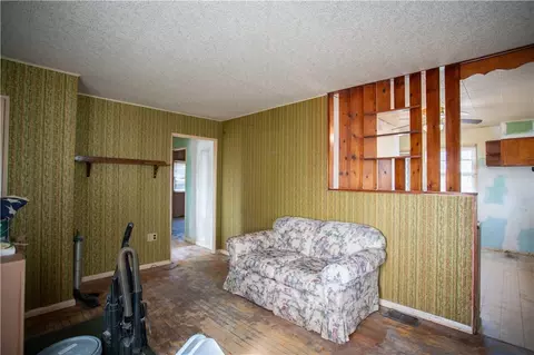 Living - 802 Summit Ave, Monaca, PA 15061 photo 1 of 2
