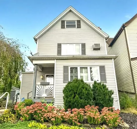 6 Lincoln Ave, Irwin, PA 15642