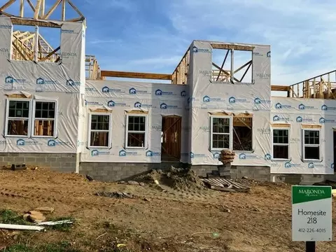 103 Blue Bird Ln #218, Sarver, PA 16055