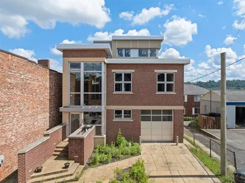 1717 Lowrie St, Pittsburgh, PA 15212