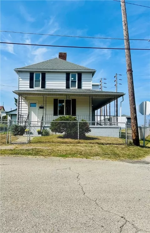 39 Murphy St, Uniontown, PA 15401