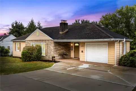 279 Hilltop Ln, Washington, PA 15301